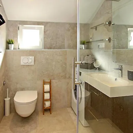 Apartamento 1 Bedroom Lovely In *